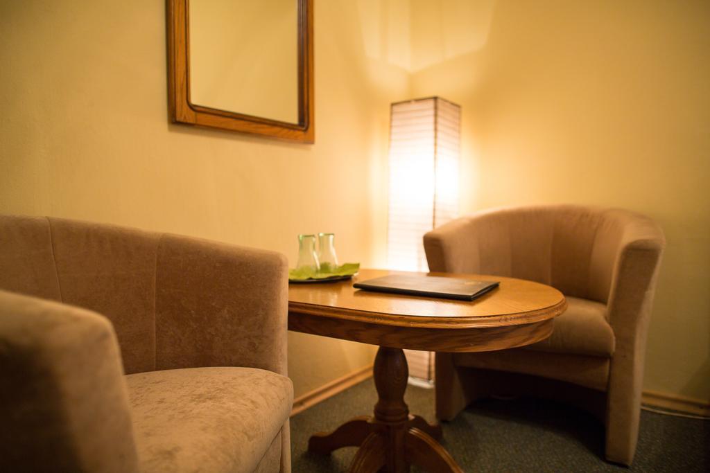 Hotel Satelit Piest'any Ngoại thất bức ảnh