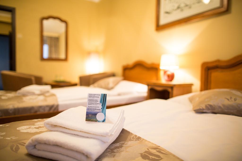 Hotel Satelit Piest'any Ngoại thất bức ảnh