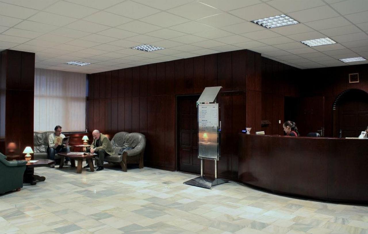Hotel Satelit Piest'any Ngoại thất bức ảnh
