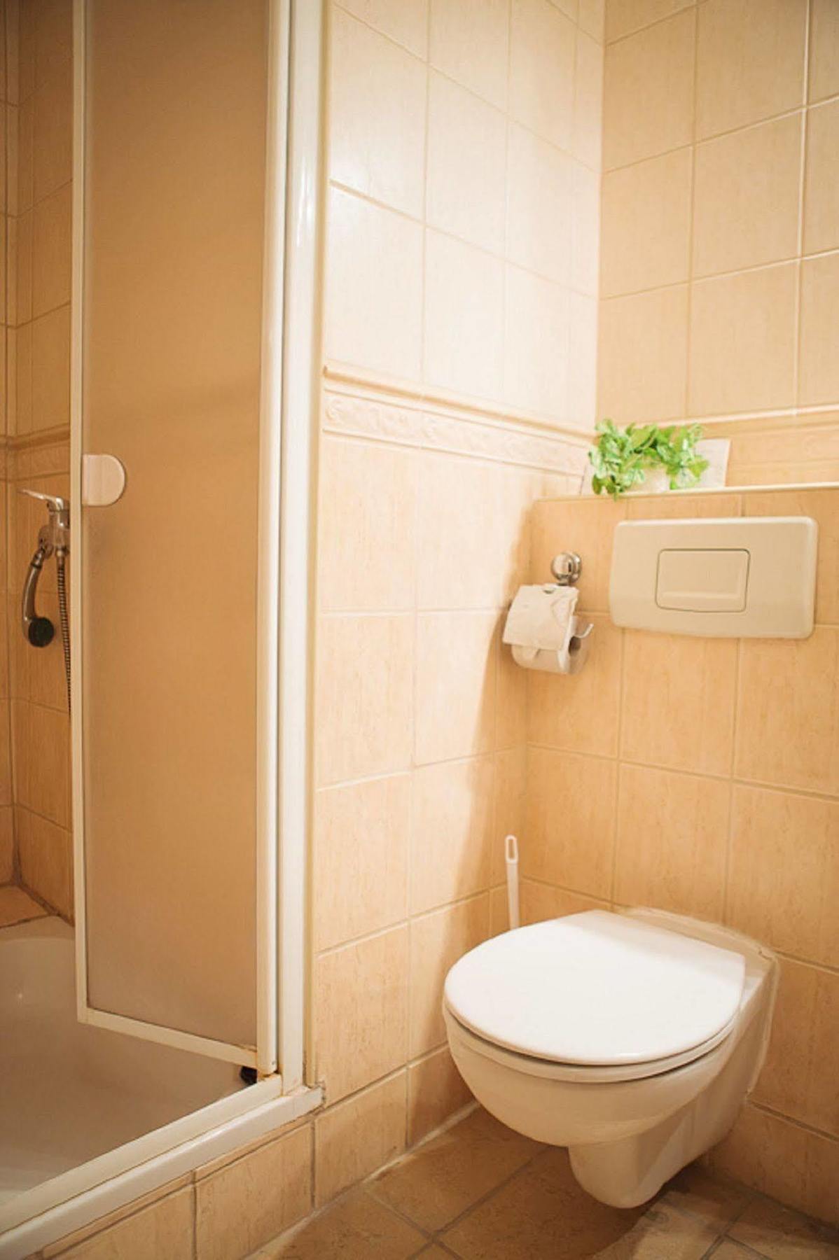 Hotel Satelit Piest'any Ngoại thất bức ảnh